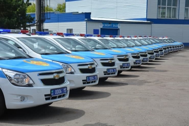 Автопарк полицейской службы пополнился 86 служебными автомобилями Chevrolet Cobalt
