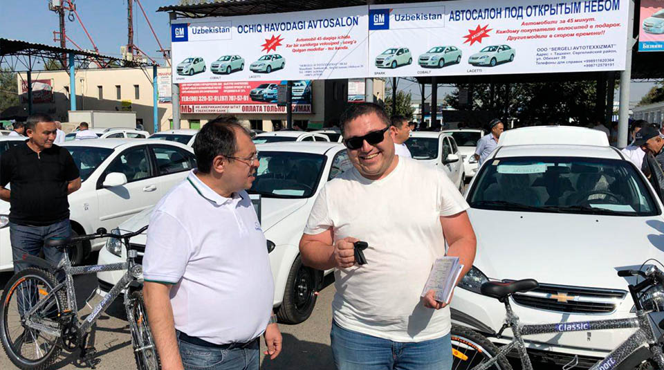 Новая акция «GM Uzbekistan» «Автосалон под открытым небом» с теплом приняла первых покупателей